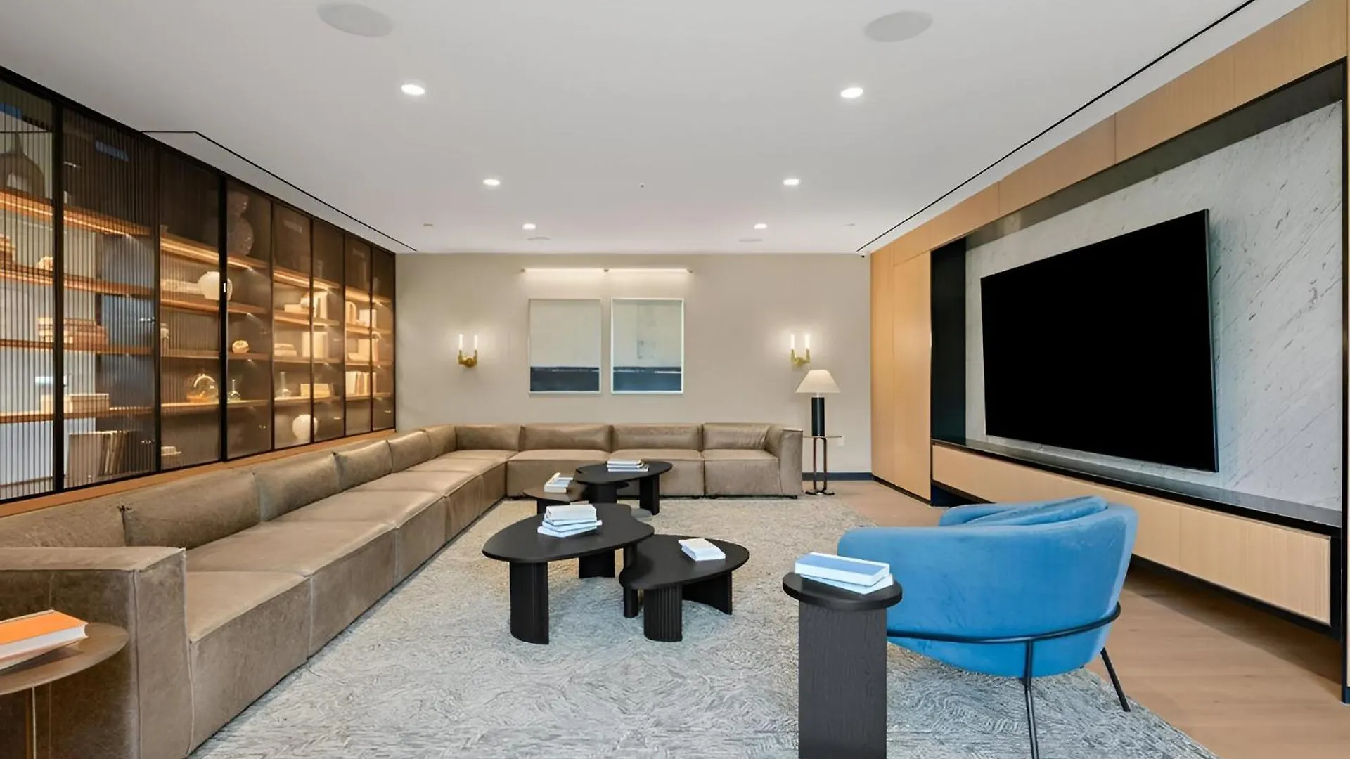 Discover Brooklyn Where Comfort Meets City Vibes New York 0*,