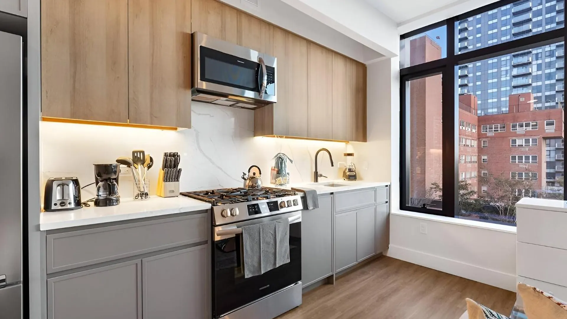 Discover Brooklyn Where Comfort Meets City Vibes New York Apartment