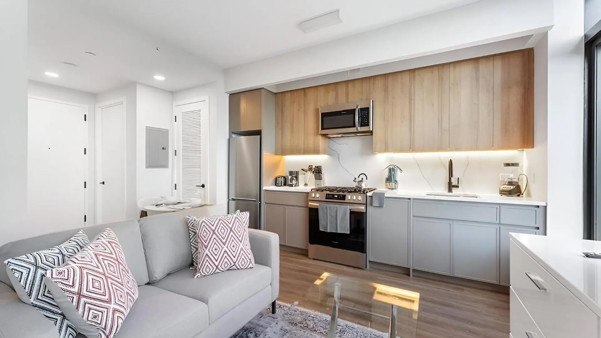 Discover Brooklyn Where Comfort Meets City Vibes New York Apartment